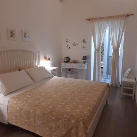 Il Poggiolo Fiorito Hotel Tarente Buitenkant foto