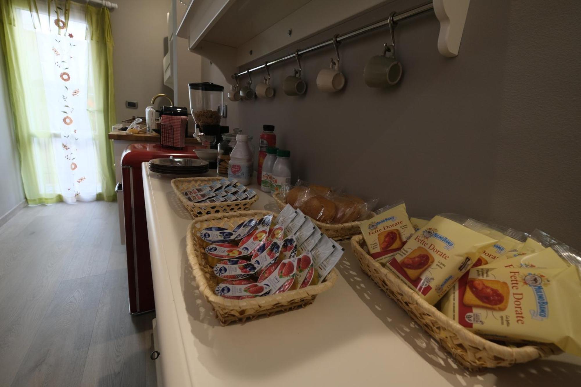 Il Poggiolo Fiorito Hotel Tarente Buitenkant foto
