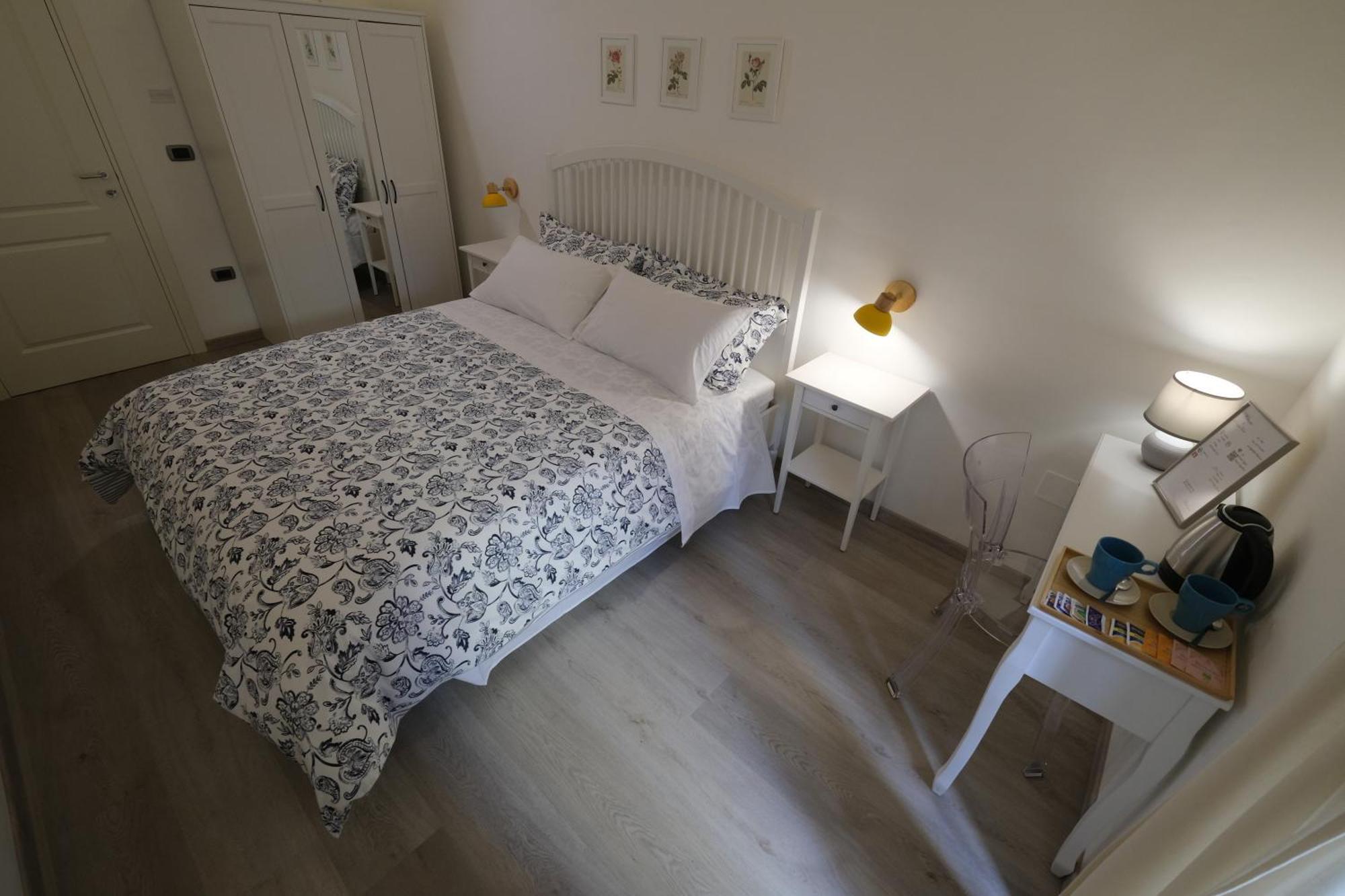 Il Poggiolo Fiorito Hotel Tarente Buitenkant foto